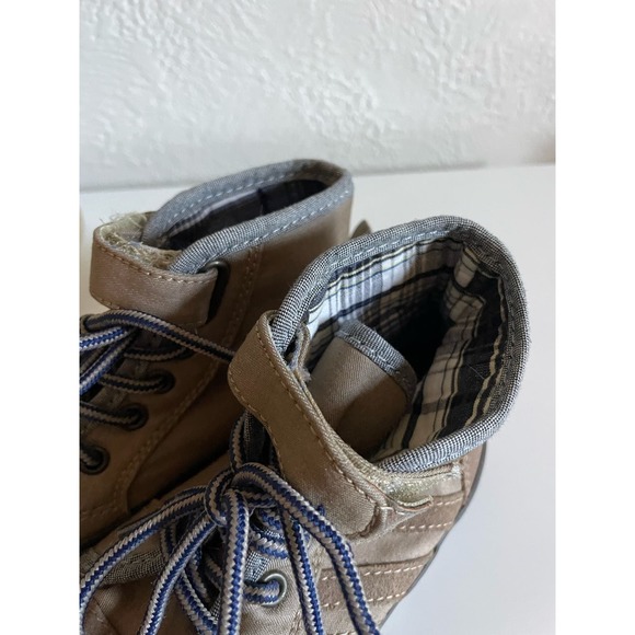 Canvas high top sneaker childs size 9 - Picture 5 of 8